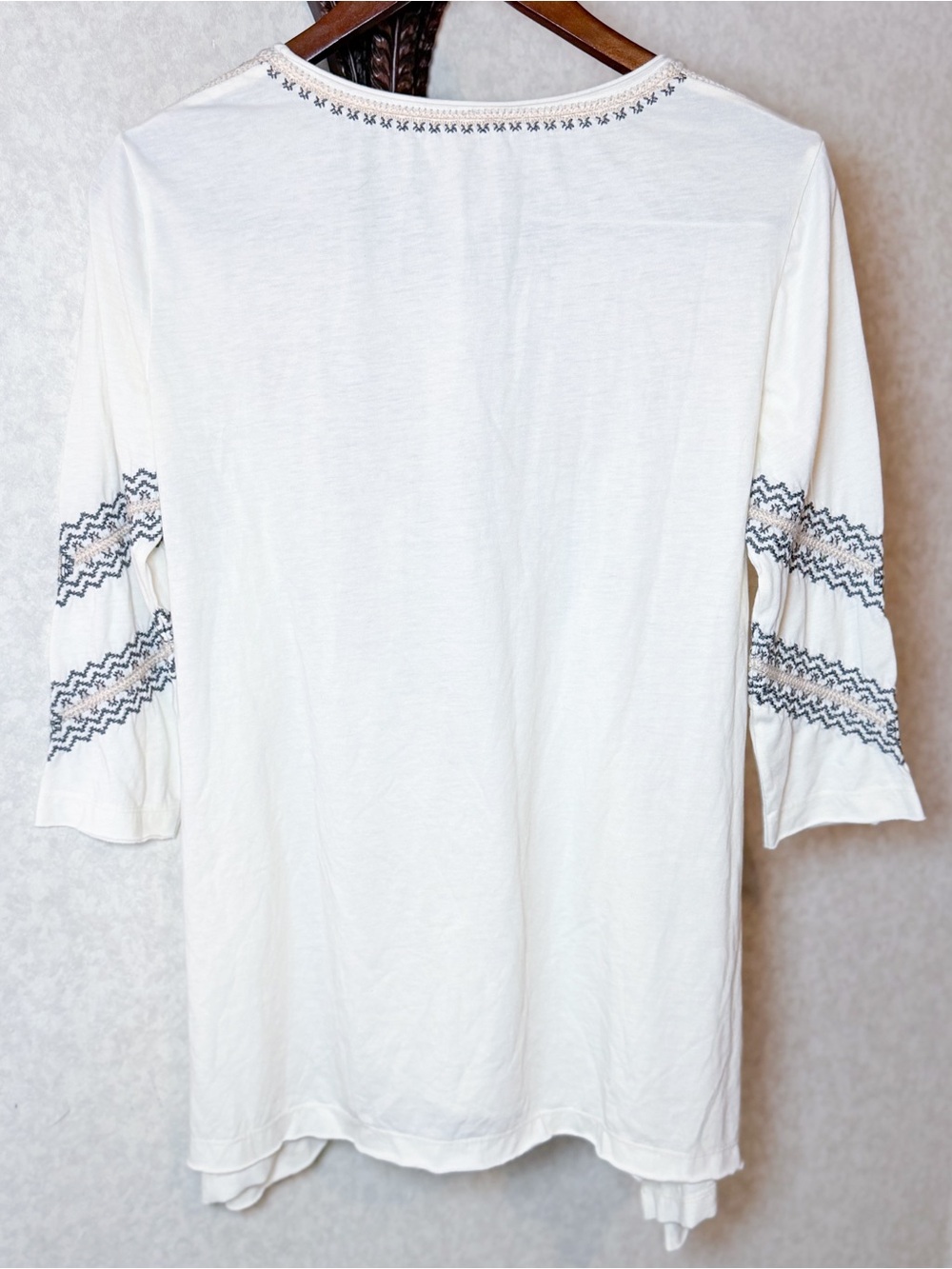 Johnny Was Embroidered Tunic Top Ivory Floral Boho 3/4 Sleeve Embroidered EUC - Picture 3 of 7